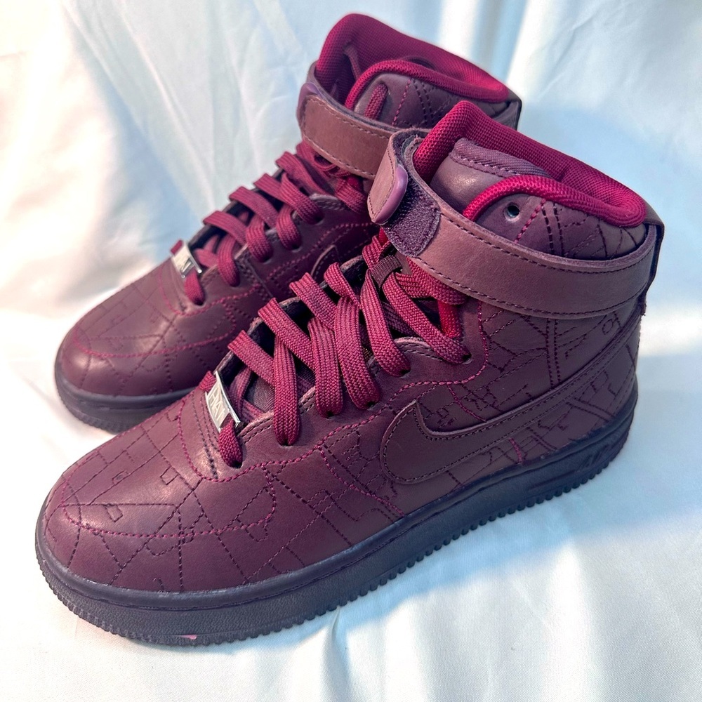 Women’s Nike AF1 Hi Shang Hai edition sz.6 in Maroon